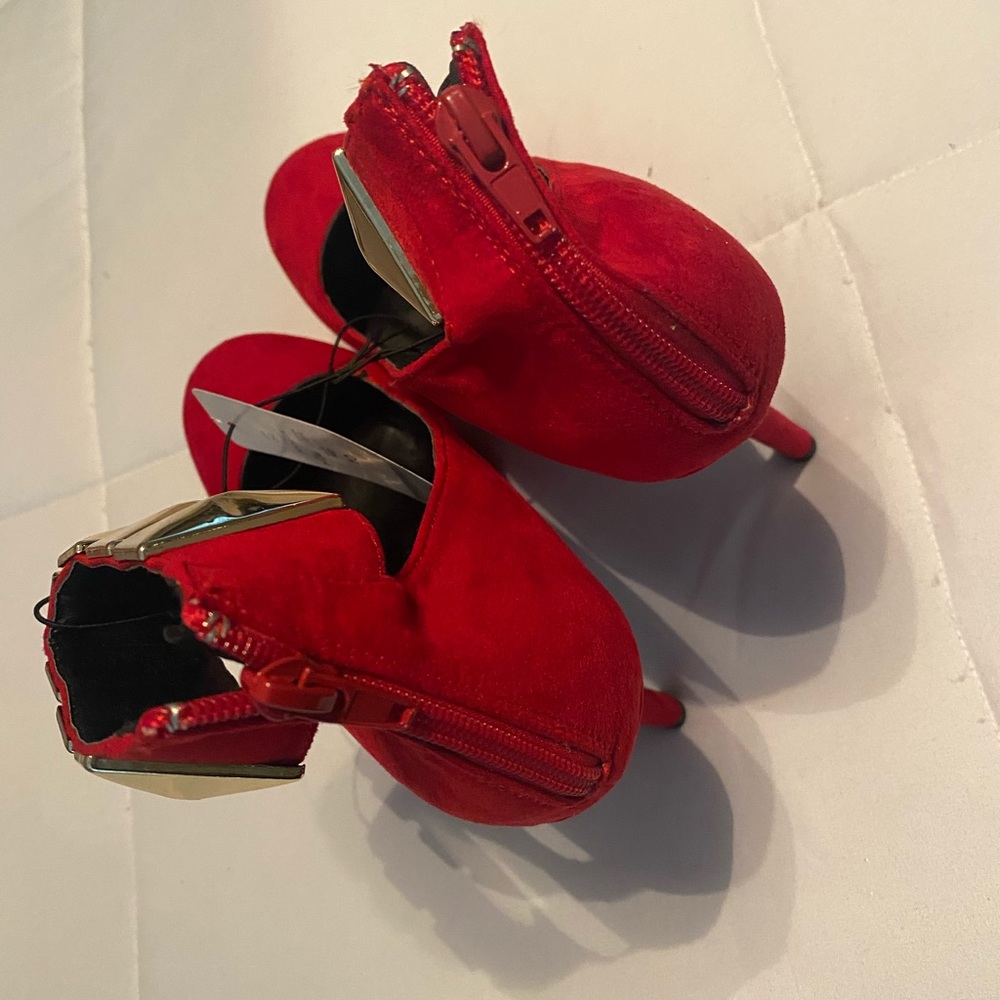 Platform Heels - Picture 7 of 8